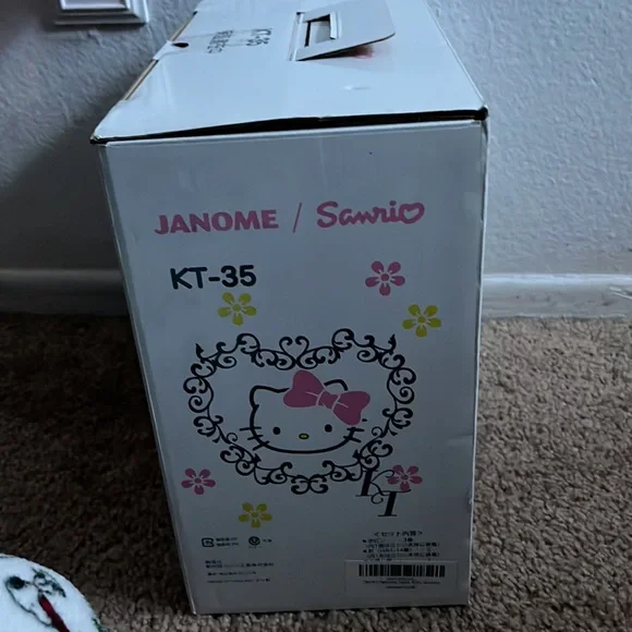 Sanrio Hello kitty sewing machine - Picture 2 of 3